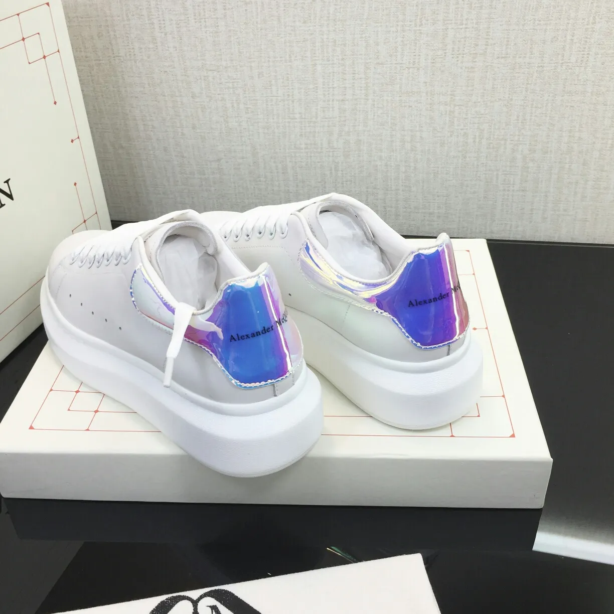 👟👟Ex-factory price 480👟👟 The latest upgraded version in 2022. The material is made of silk matte cowhide with sheepskin lining